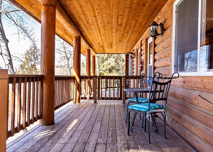 Half Moon Lake Lodge